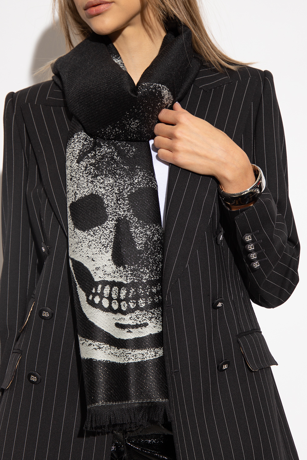 【送料&関税込】Alexander McQueen Printed Wool Scarf Black Wool scarf Alexander McQueen - SchaferandweinerShops